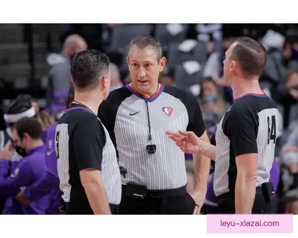 NBA裁判报告引发热议尼克斯绝杀关键判罚争论升级